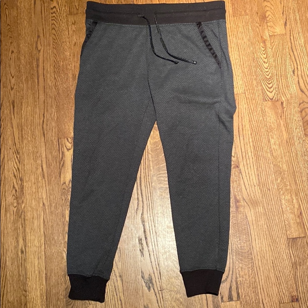 Guess Men’s Jogger Sweatpants Large